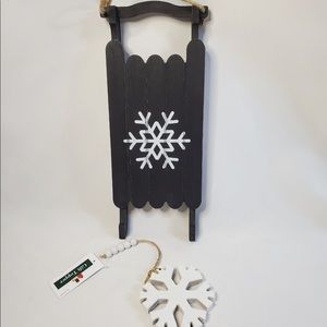 2 Pc New Target Bullseye Black Snowflake Sled & Beaded Gift Topper Tassel Decor